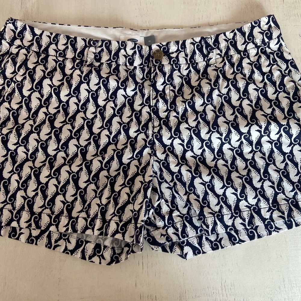 🍁Old navy sea horse shorts